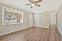 2871 Knollview Dr photo'