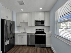 338 Walton Blvd in West Palm Beach, FL - Building Photo - Building Photo