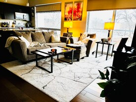 819 E Mifflin St in Madison, WI - Building Photo