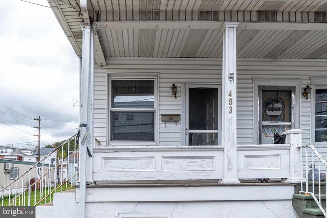 493 W Saylor St in Mount Carmel, PA - Building Photo - Building Photo
