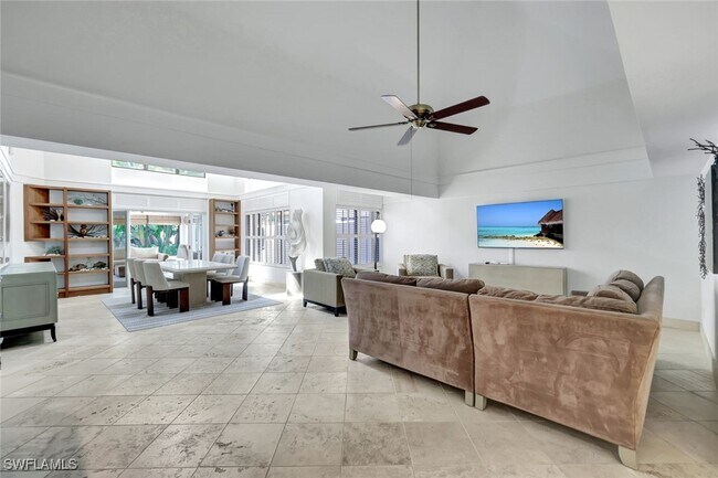 6790 Pelican Bay Blvd in Naples, FL - Building Photo - Building Photo