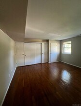 41 Artist Lake Dr in Middle Island, NY - Building Photo - Building Photo