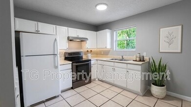 5144 Westchase Ct in Jacksonville, FL - Foto de edificio - Building Photo