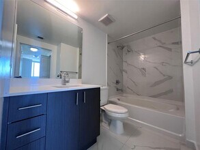 729 NW 2nd St, Unit 715 in Miami, FL - Building Photo - Building Photo