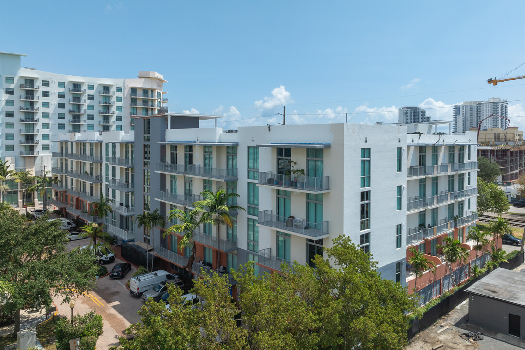 The Lofts at Hollywood Station in Hollywood, FL - Foto de edificio