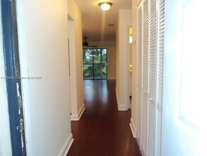 10605 NW 11th St in Pembroke Pines, FL - Building Photo - Building Photo