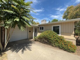 749 M St in Davis, CA - Building Photo
