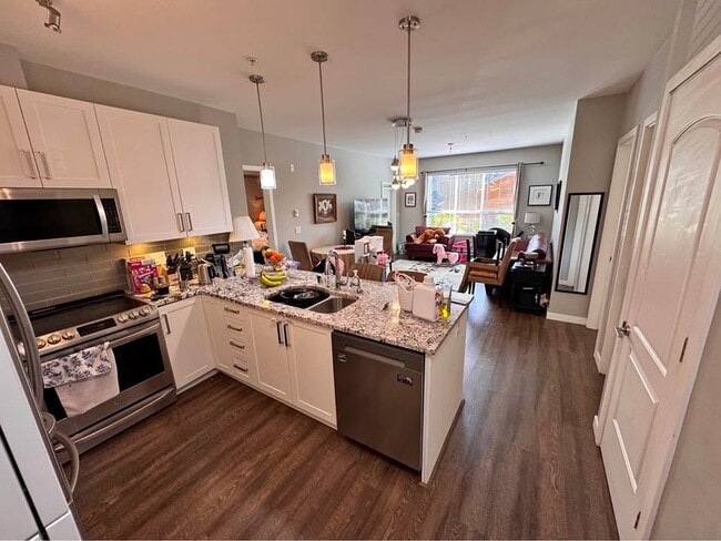 6490 194 St in Surrey, BC - Building Photo - Building Photo