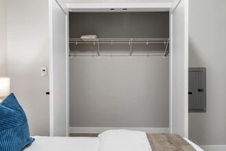 205 W 4th St in Cincinnati, OH - Foto de edificio - Building Photo