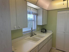 3808 Gulf of Mexico Dr in Longboat Key, FL - Building Photo - Building Photo