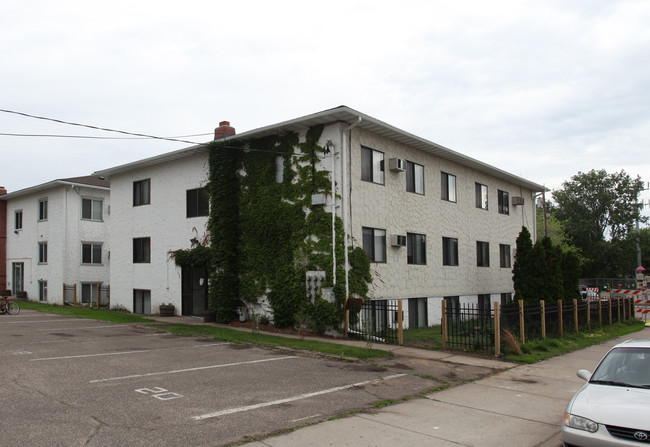 514 Huron Blvd SE in Minneapolis, MN - Building Photo - Building Photo