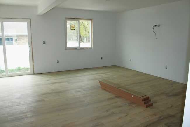 109 E Division St in Manteno, IL - Building Photo - Building Photo