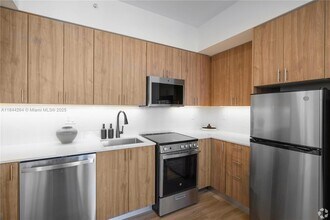 650 SW 1st St in Miami, FL - Building Photo - Building Photo