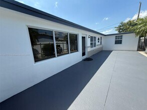 11525 SW 47th Terrace in Miami, FL - Building Photo - Building Photo