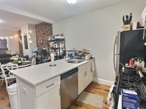 255 Paris St, Unit 1 in Boston, MA - Building Photo - Building Photo