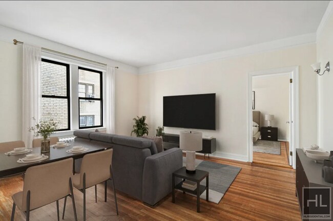 West 10th Street in New York, NY - Building Photo - Building Photo