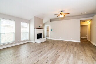 2616 Wakecrest Dr in Fort Worth, TX - Building Photo - Building Photo