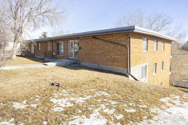 4328 4 St NW in Calgary, AB - Building Photo - Building Photo
