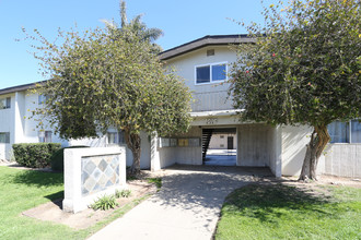 1016 S Russell Ave in Santa Maria, CA - Building Photo - Building Photo