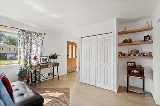24 Carl Sandburg Dr in Hamilton Township, NJ - Building Photo - Building Photo