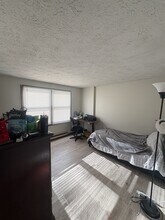 98 Pelham Rd in Amherst, MA - Building Photo - Building Photo