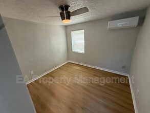 706 La Poblana Rd NW in Albuquerque, NM - Building Photo - Building Photo