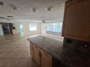 7225 Rosarian Dr in Port Richey, FL - Building Photo - Building Photo