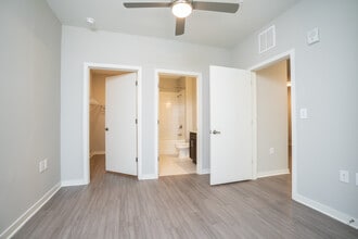 Phoenix Station - NOW OPEN in Decatur, GA - Foto de edificio - Interior Photo