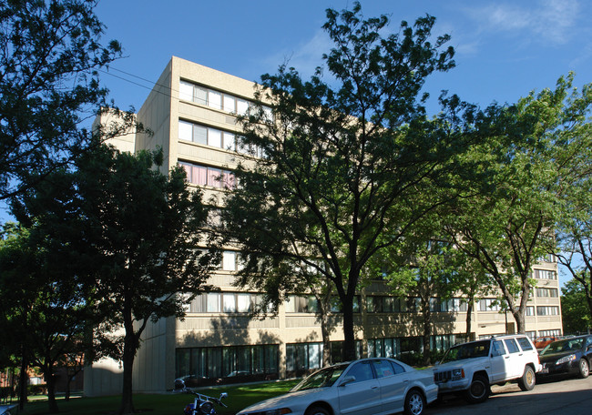 Academy Square Apartments in Chicago, IL - Building Photo - Building Photo