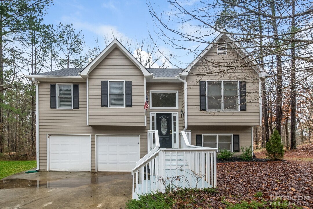 1753 Independence Dr in Douglasville, GA - Foto de edificio