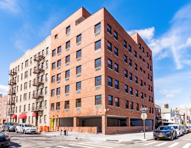 1701 Parkview Ave in Bronx, NY - Building Photo - Building Photo