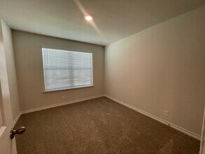 4863 Sulphur Trce in San Antonio, TX - Building Photo - Building Photo