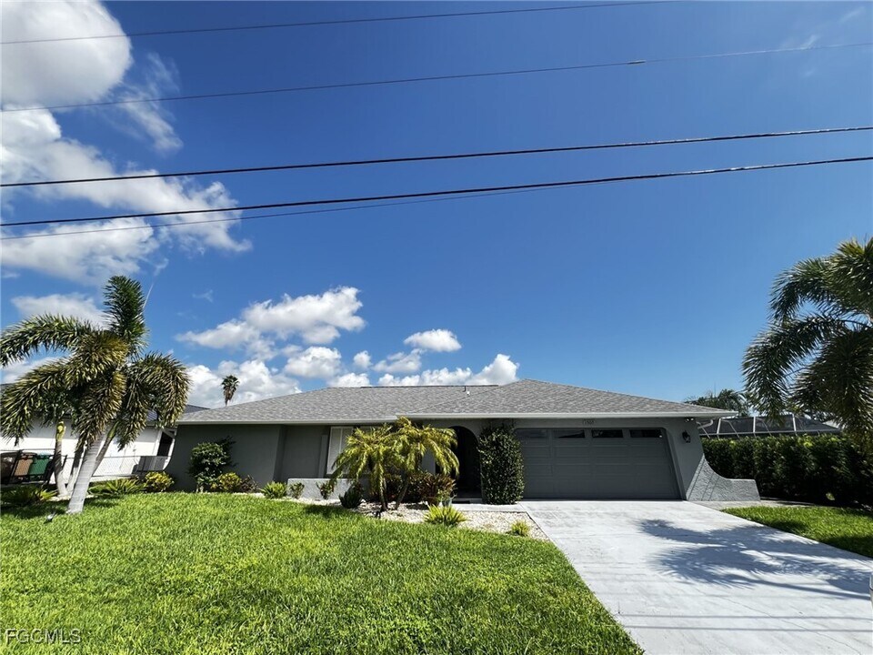 1505 SE 21st Ln in Cape Coral, FL - Building Photo