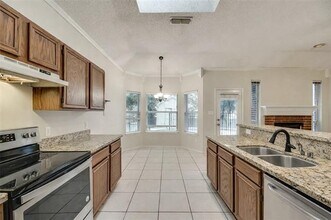 8113 Heritage Pl Dr in Fort Worth, TX - Building Photo - Building Photo