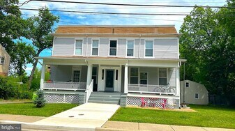 7405 Columbia Ave, Unit 7 in College Park, MD - Building Photo