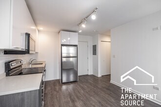 940 W Winona St in Chicago, IL - Building Photo - Building Photo