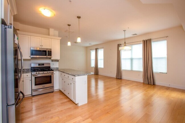 70 Prospect St, Unit 202T