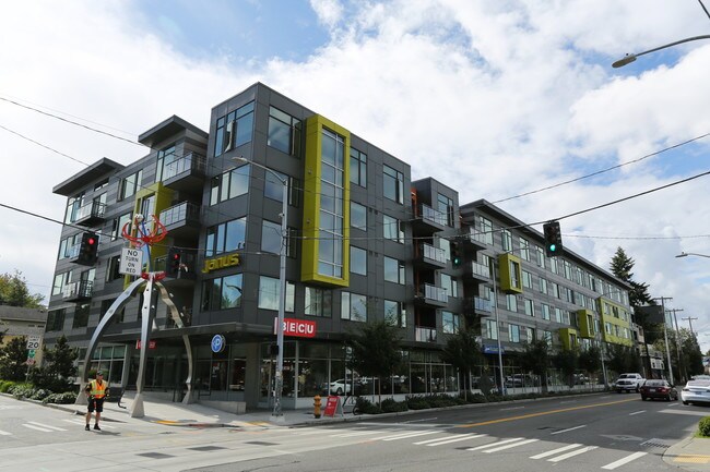 Janus Apartments in Seattle, WA - Foto de edificio - Building Photo