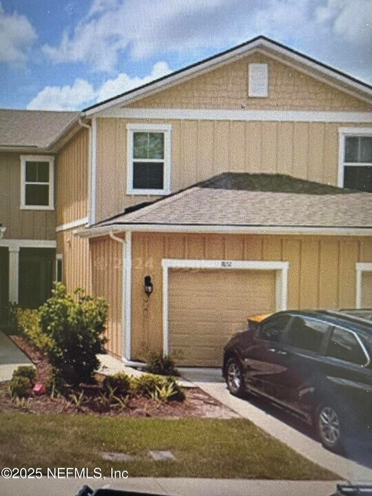 7652 Legacy Trl in Jacksonville, FL - Building Photo