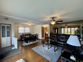 7441 W Mulford St in Niles, IL - Building Photo - Building Photo