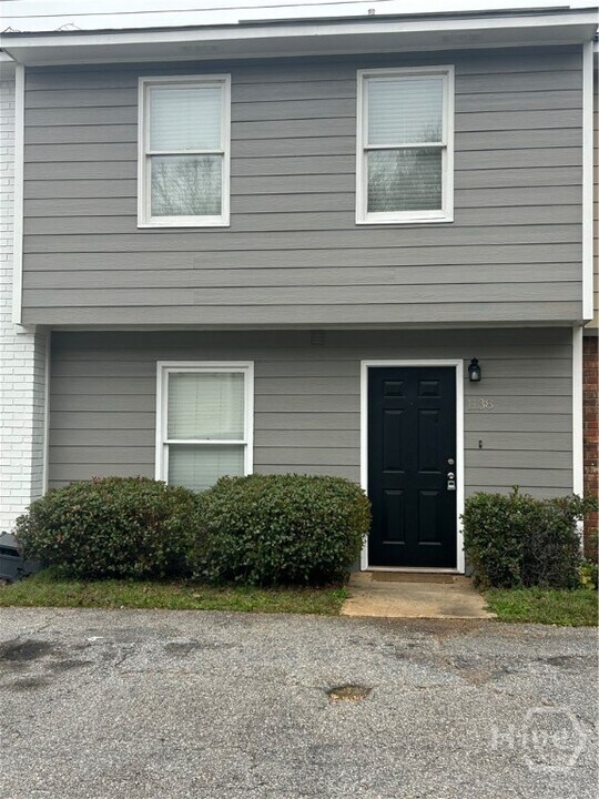 1138 S Barnett Shoals Rd in Athens, GA - Building Photo
