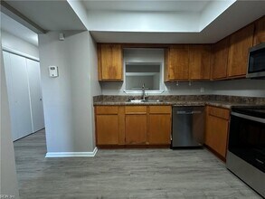 3607 Chimney Creek Dr in Virginia Beach, VA - Building Photo - Building Photo