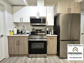 8020 Kiriak Link SW in Edmonton, AB - Building Photo - Building Photo