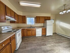 8800 Cordell Circle in Anchorage, AK - Building Photo
