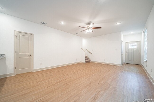 10215 Tulipwood Run, Unit A - Ground Floor Bedroom in San Antonio, TX - Building Photo - Building Photo