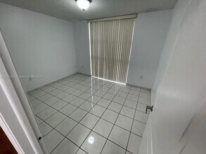 2075 SW 122nd Ave, Unit 405 in Miami, FL - Building Photo - Building Photo