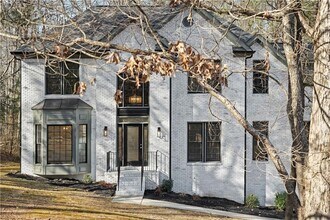 6015 Canaan Woods Dr SW in Atlanta, GA - Building Photo - Building Photo
