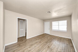 1320 Griffin St in Houston, TX - Building Photo - Building Photo