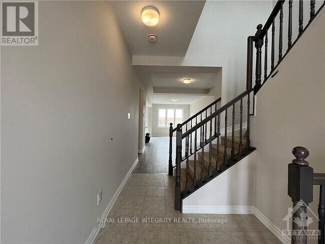 540 Culdaff Rd in Ottawa, ON - Building Photo - Building Photo