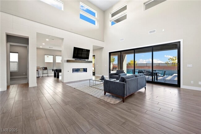property at 4008 Desert Trce Ct